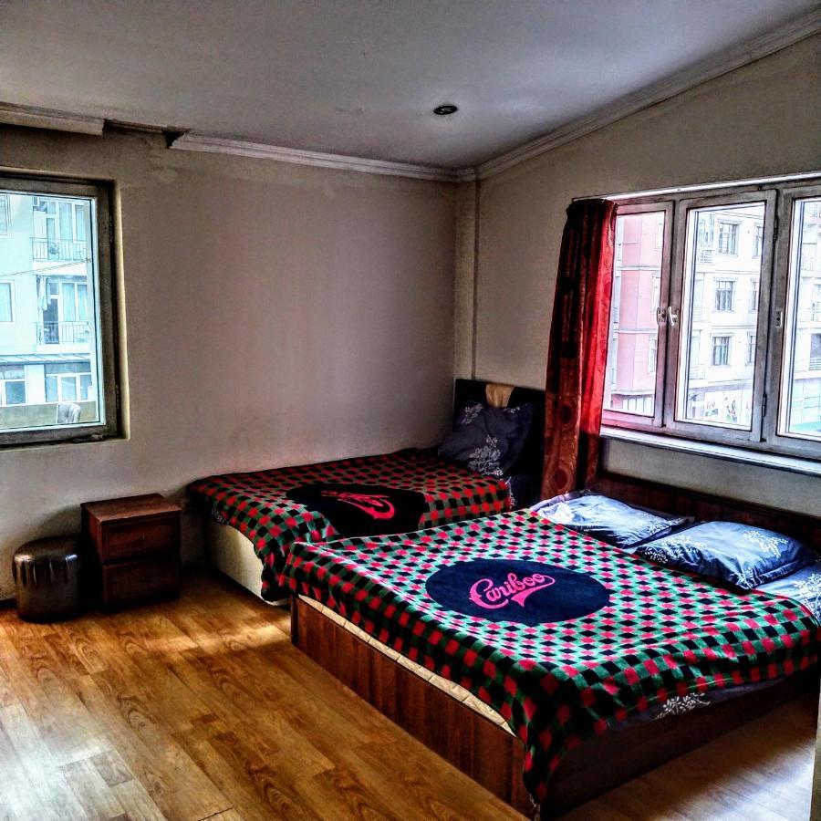 Masala Hostel 巴统 外观 照片